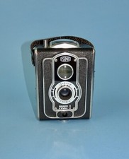 Early 1950s Ising Pucky I twin lens box camera. Excellent cosmetic condition.