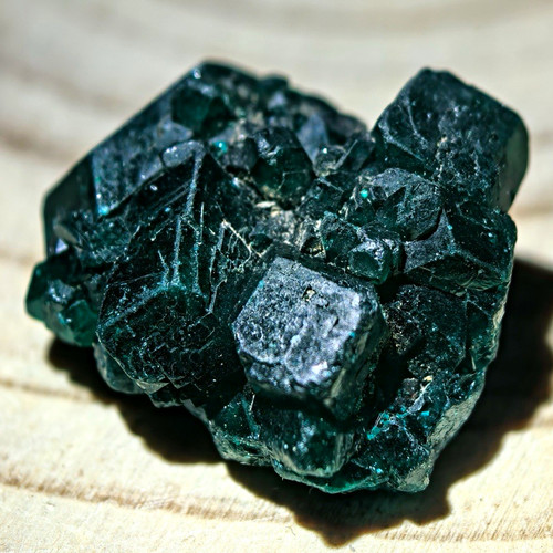 Raw emerald green - emerald,