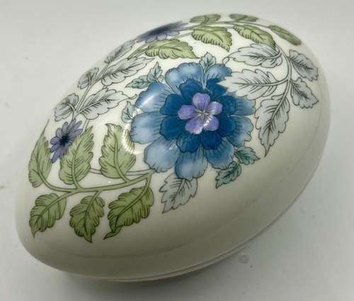 Vintage wedgewood blue white - blue,