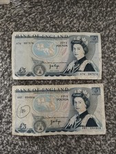 Old five pound bank notes Beautiful Condition 