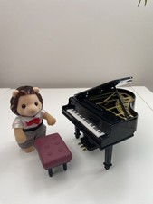 SYLVANIAN FAMILIES GRAND PIANO / STOOL & LEO LION PIANIST / EXCELLENT- L@@K  £10