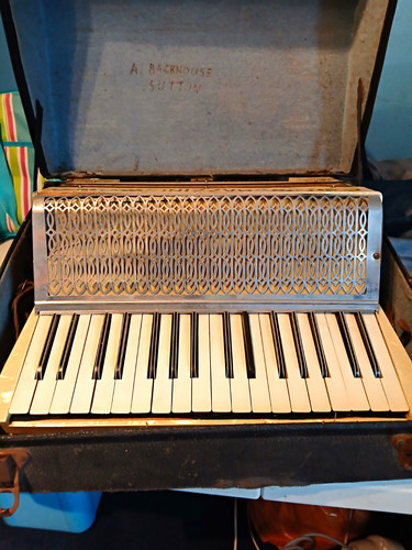 Mazzini small piano accordion - piano,