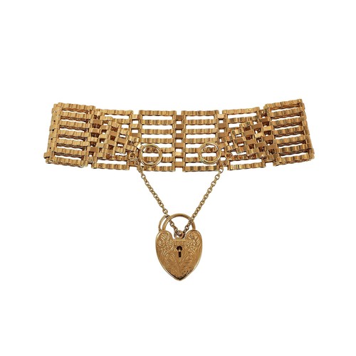Pre owned 9ct gold - gold, heart