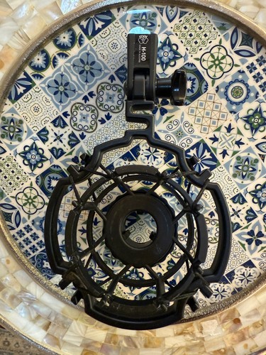 Akg 100 shock mount - akg,