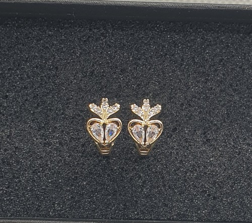 Lovely heart earrings - 18k, gold