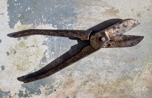 Vintage gilbow heavy - vintage, tin