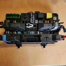 VAUXHALL ASTRA H MK5 54-10 ZAFIRA B UNDER BONNET FUSE BOX 13220830