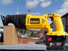 MILWAUKEE M18 DEWALT DC380 XR