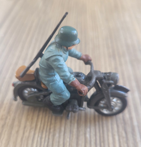 Britains deetail toy - deetail, soldiers