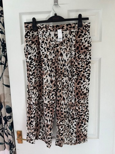 Striking bonmarche leopard - bonmarche,