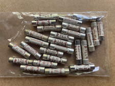 25 x Vintage 13 AMP Plug-top Ceramic Fuses - BS1362 - Bussmann - British made