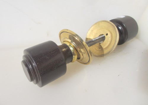 Victorian wooden door - victorian, knobs