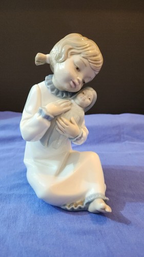 Nao lladro 5102 girl - lladro,, with