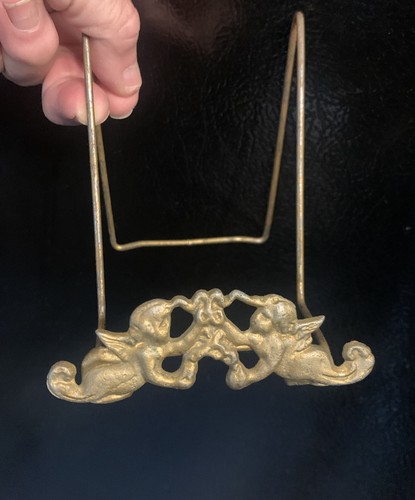 Vintage gold wire cherub easel - vintage,