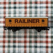 OO HORNBY R6187, 'Railiner ' Curtain Sided Van