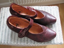 Think leather Womens Shoes Burgundy Twinkly Strap Size 39
