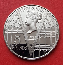 2001 Elizabeth II - PROOF £5 Five Pound Queen Victoria Coin - Mintage 49,372