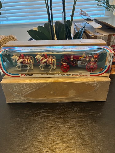 Corgi toys queens silver - 41,