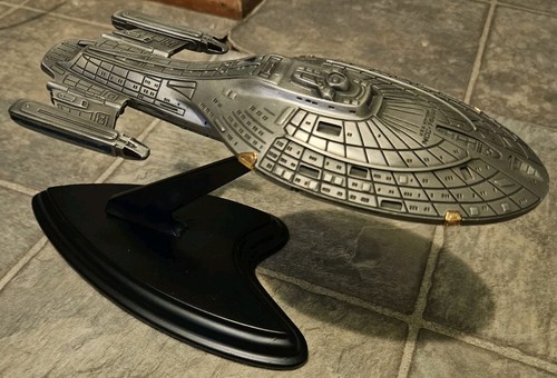 Vintage 1995 star trek uss - vintage,