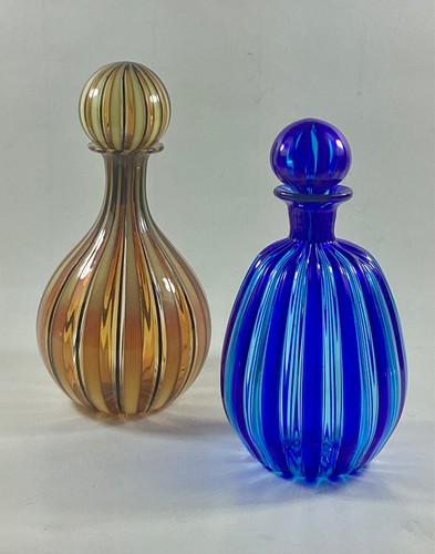 Murano glass flasks signed - ,