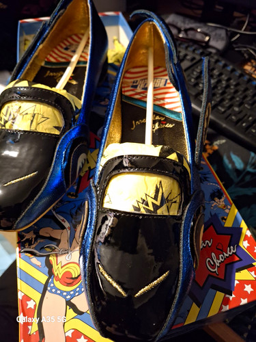 Irregular choice comics - dc,