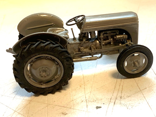 Diecast grey fergie - 1:32.diecast.grey, te20