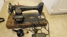 Vintage 1920s Singer Sewing Machine with Hand Crank  Y4554432 in working order