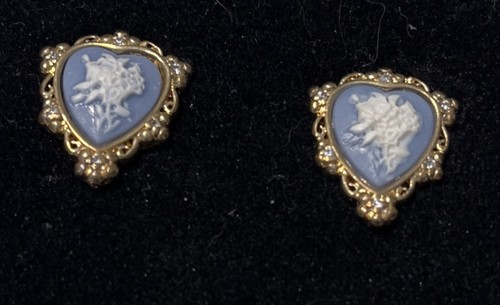 Cameo wedgwood blue heart - blue,