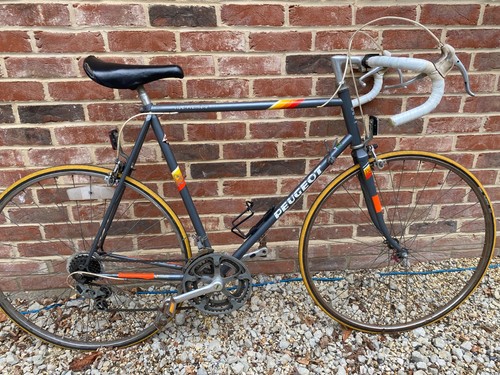 Vintage peugeot road bike - peugeot,