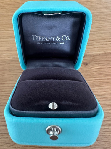 Tiffany ring box - co.,