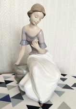 NAO BY LLADRO SPRING