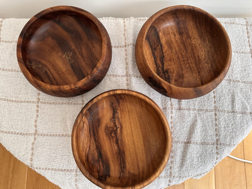 Vintage acacia wood hand - 3x,