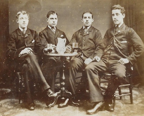 Victorian cabinet card photo - card,