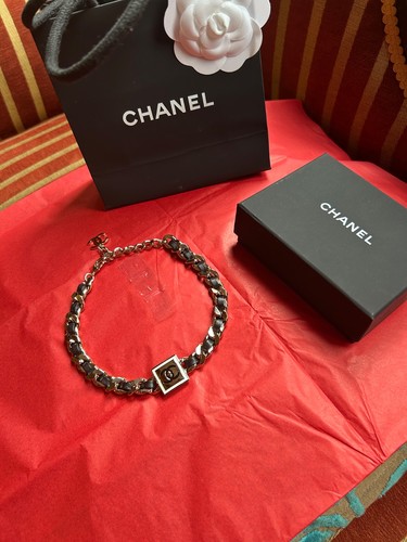 Chanel gold black leather - black,