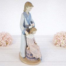 Retired Nao Lladro 'Mother