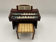 VINTAGE LUNDBY DOLLS HOUSE