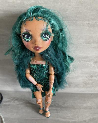 Fashion doll medium complexion - doll,