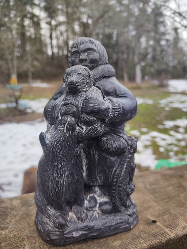The wolf sculptures statue - the,