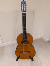 Yamaha CX40 Electro Nylon Classical Guitar Natural