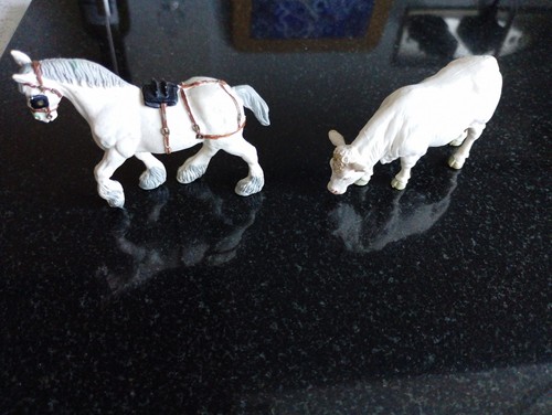 Britains scale farm - britains,