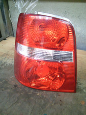 2005 VW VOLKSWAGEN TOURAN PASSENGER NEAR SIDE LEFT REAR BACK LIGHT