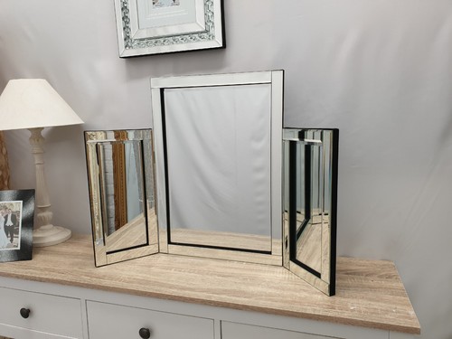 Venetian bevelled tri - bevelled, fold