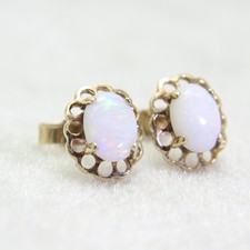 Pretty Oval Opal 9ct Yellow
