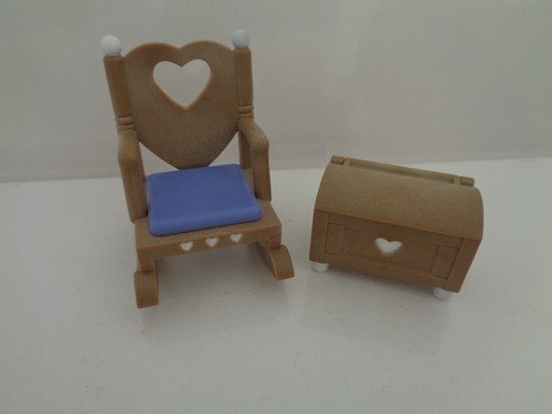 Sylvanian families old - old, hollow