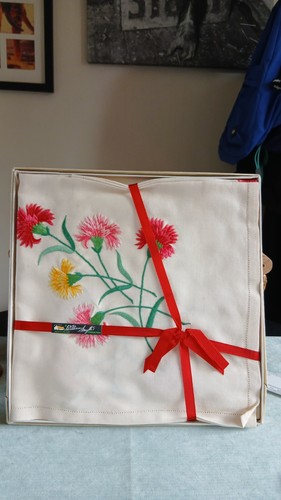 Table cloth hand embroidered - cloth,