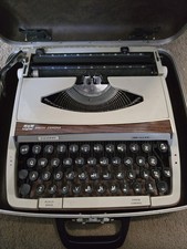 Vintage, Retro, Scm Smith-Corona Portable Manual Typewriter With Case.