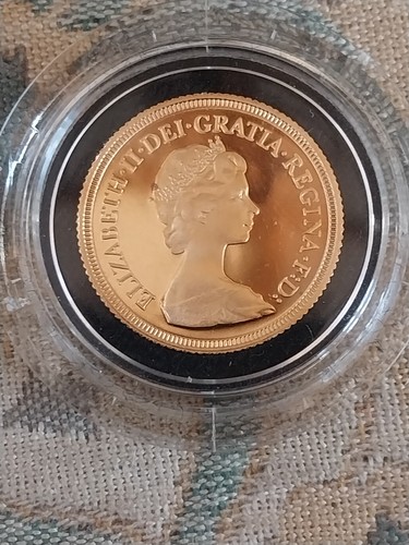 1979 proof gold sovereign - , in
