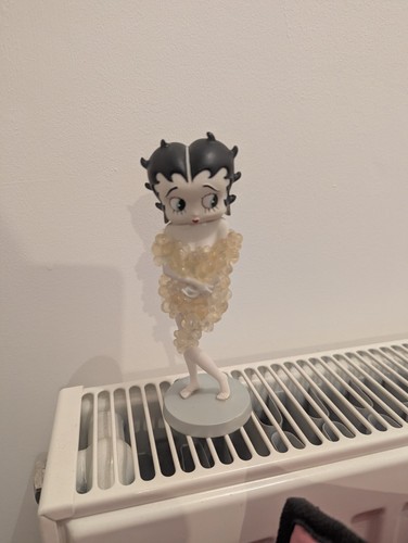 Betty boop wrapped bubbles - in,