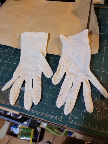 Vintage lace gloves - lace,