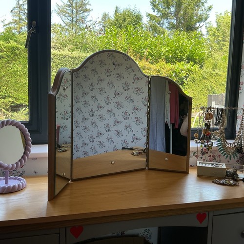 Dressing table part - dressing,